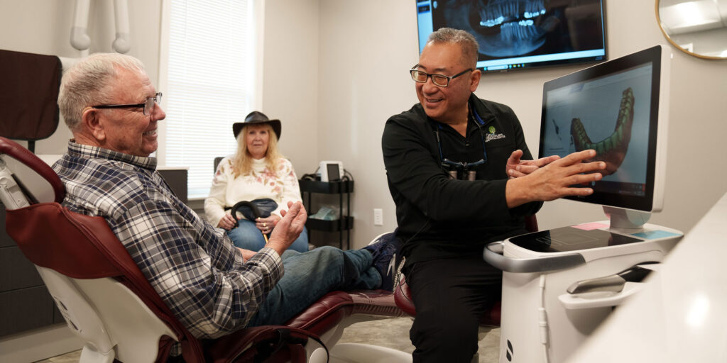 doctor consulting with Paitent